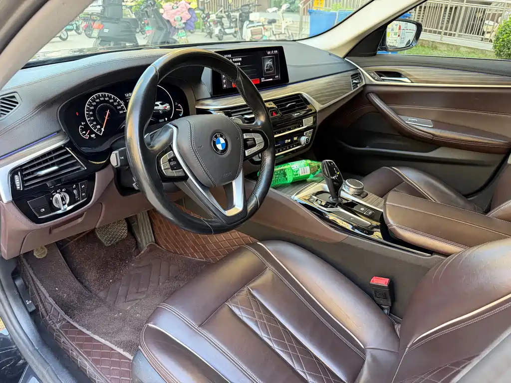 BMW 5 Series 2019 — фото 4