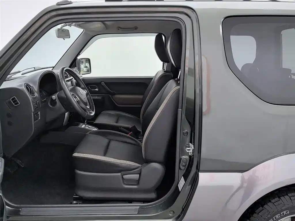 Suzuki Jimny 2018 — фото 10