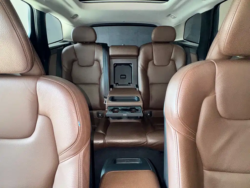 Volvo XC60 2020 — фото 23