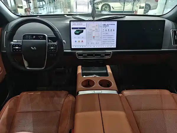 Li Auto L6 2025