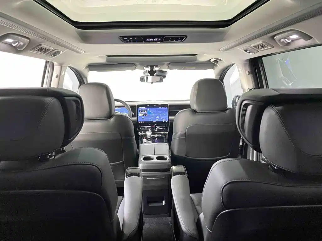 GAC Trumpchi M8 2025 — фото 23