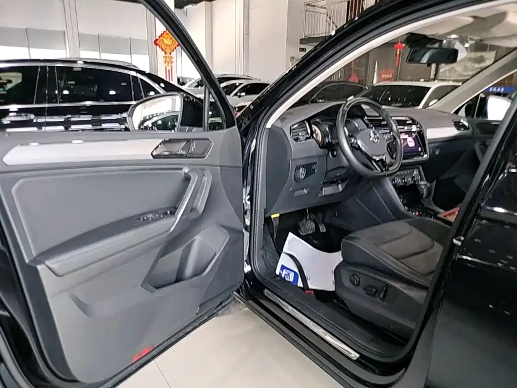 Volkswagen Tiguan L 2020 — фото 16