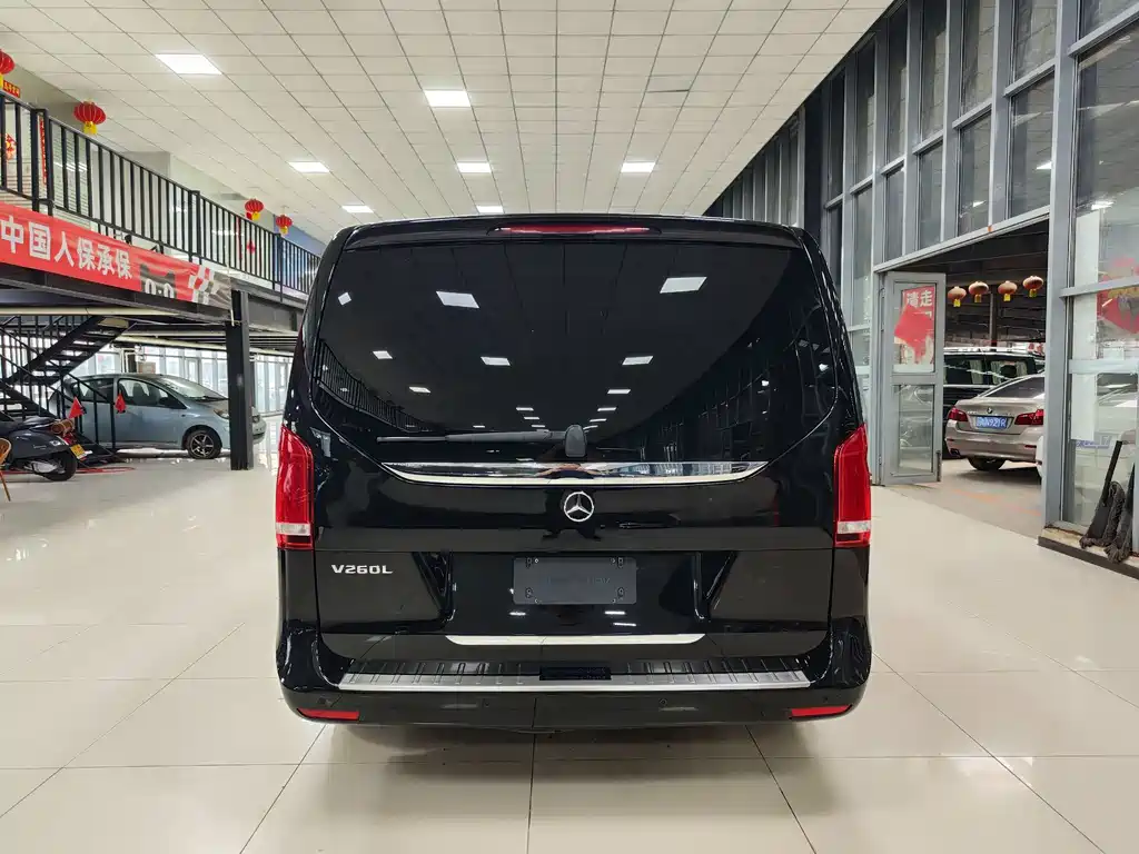 Mercedes-Benz V-Class 2019 — фото 29