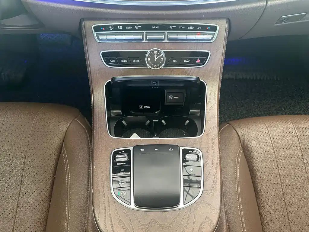 Mercedes-Benz E-Class 2020 — фото 26