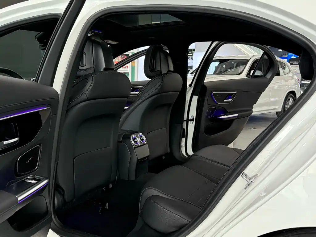 Mercedes-Benz C-Class 2021 — фото 9