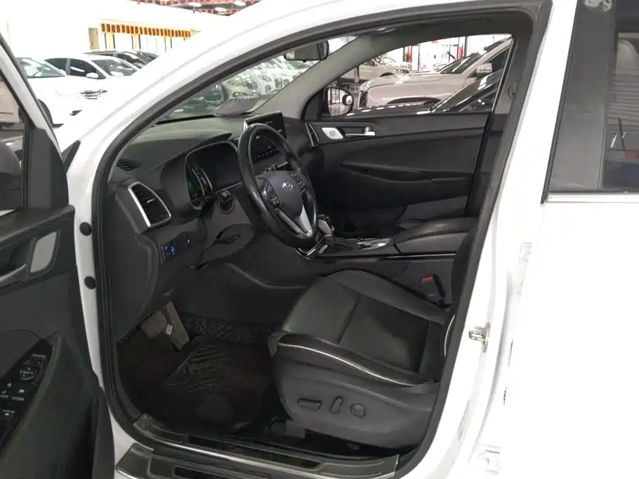 Hyundai Tucson 2020 — фото 9