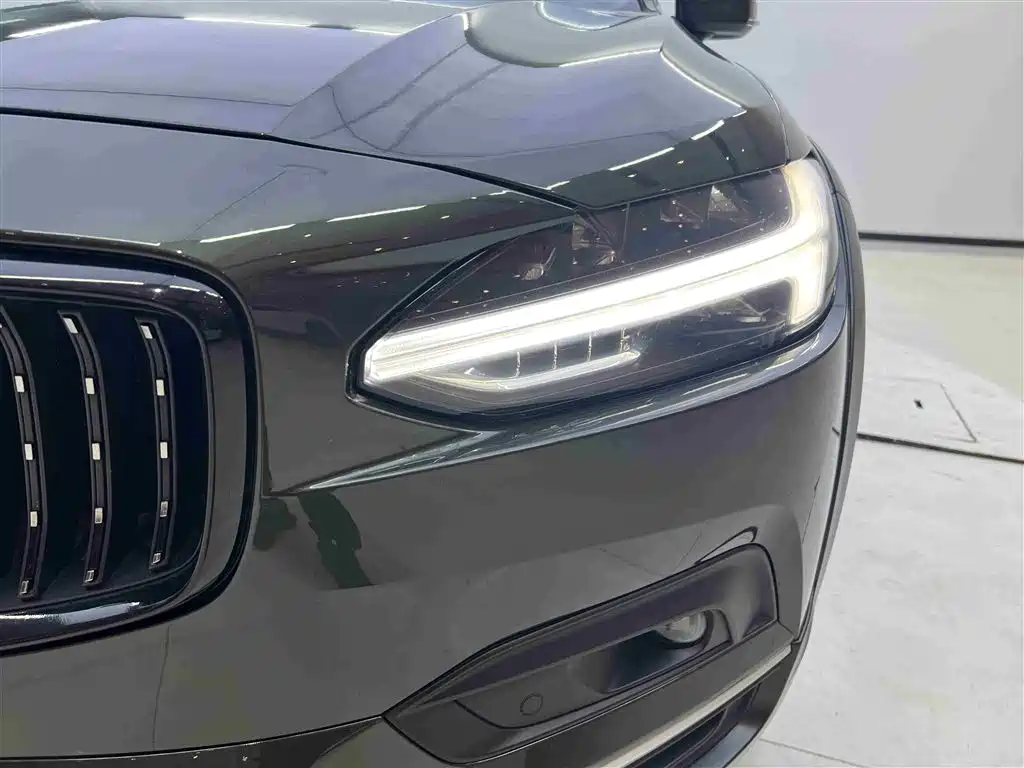 Volvo V90 2021 — фото 27