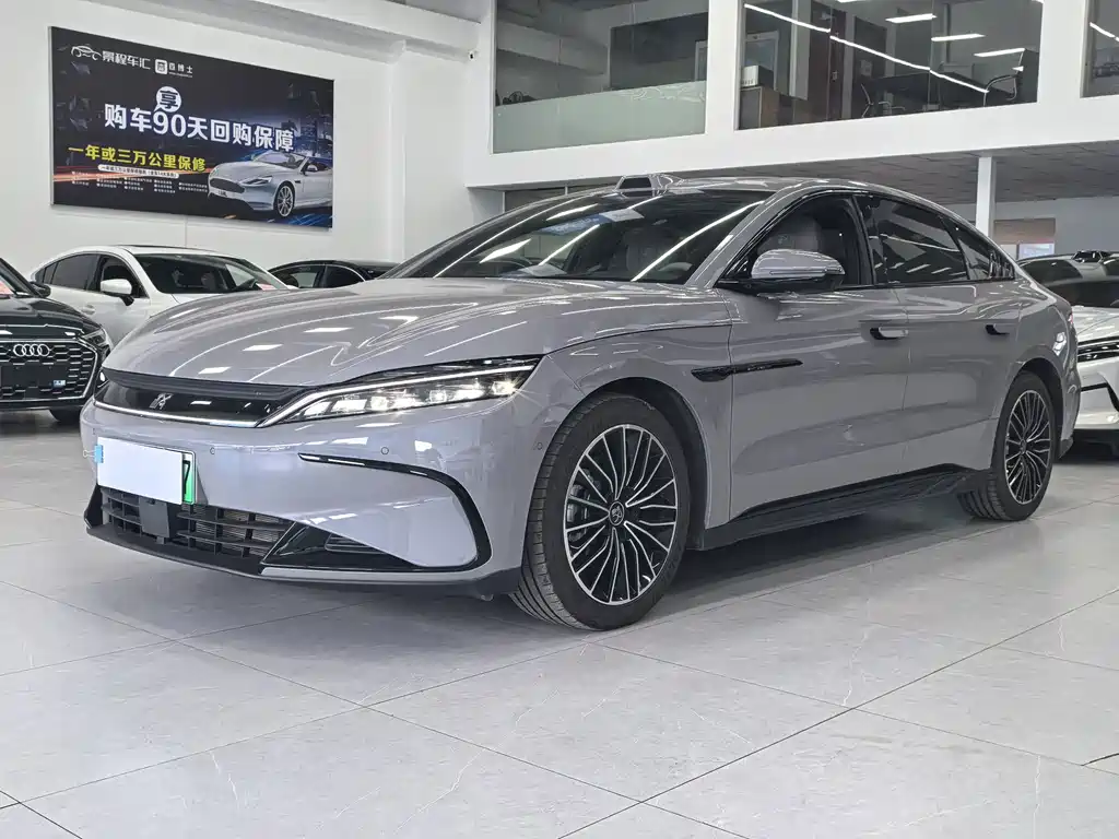 BYD Han 2025 — фото 1