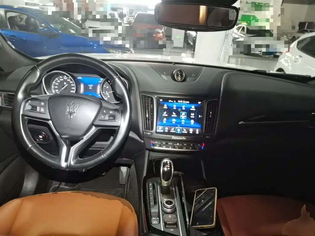 Maserati Levante 2018 — фото 10