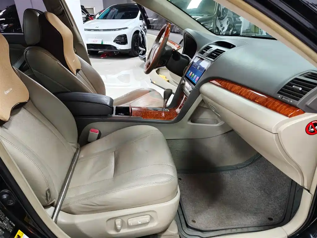 Toyota Camry 2008 — фото 10