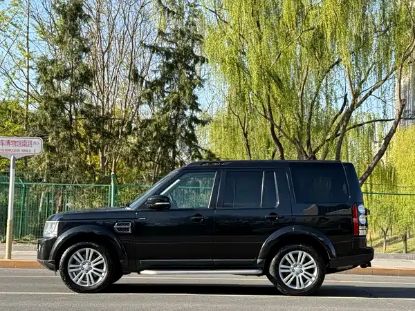 Land Rover Discovery 2016