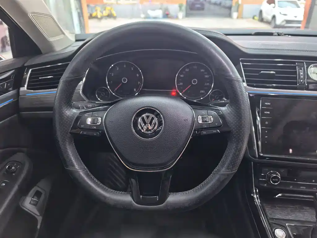 Volkswagen Phideon 2018 — фото 20