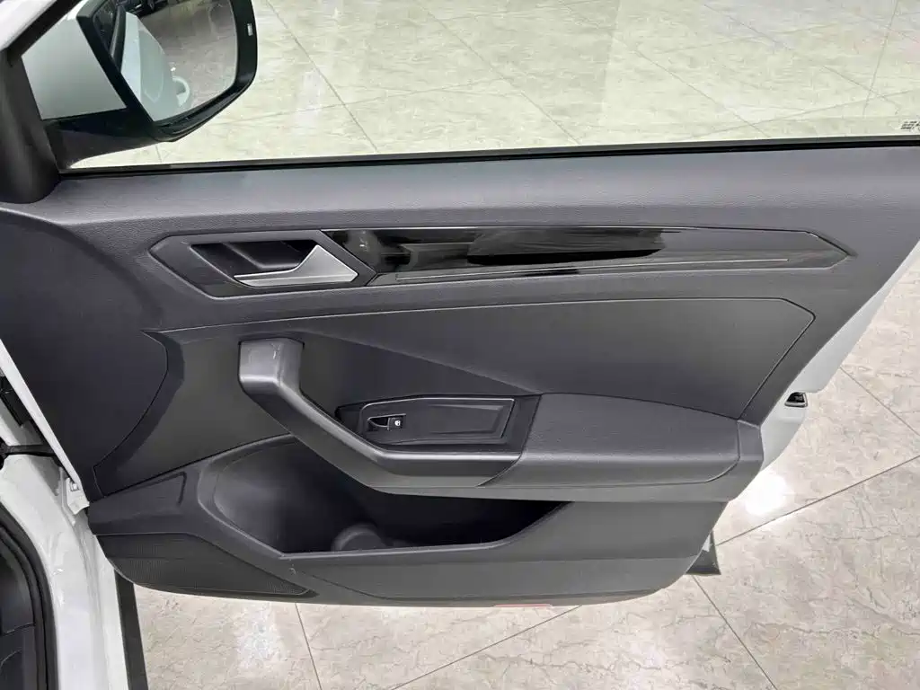 Volkswagen T-Roc 2022 — фото 12