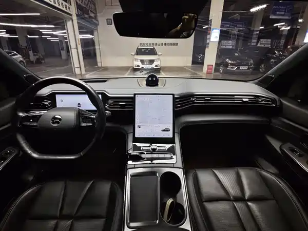 NIO ES8 2022