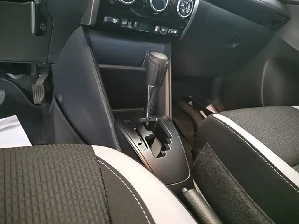Toyota Yaris L 2022 — фото 14