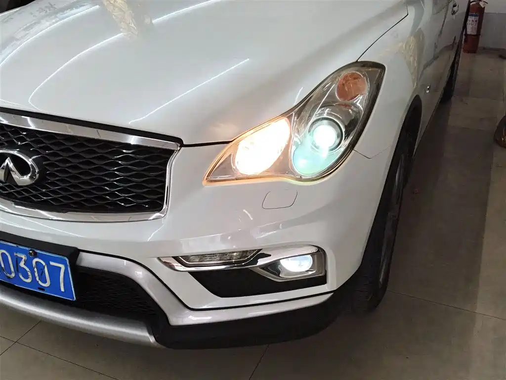 Infiniti QX50 2016 — фото 23