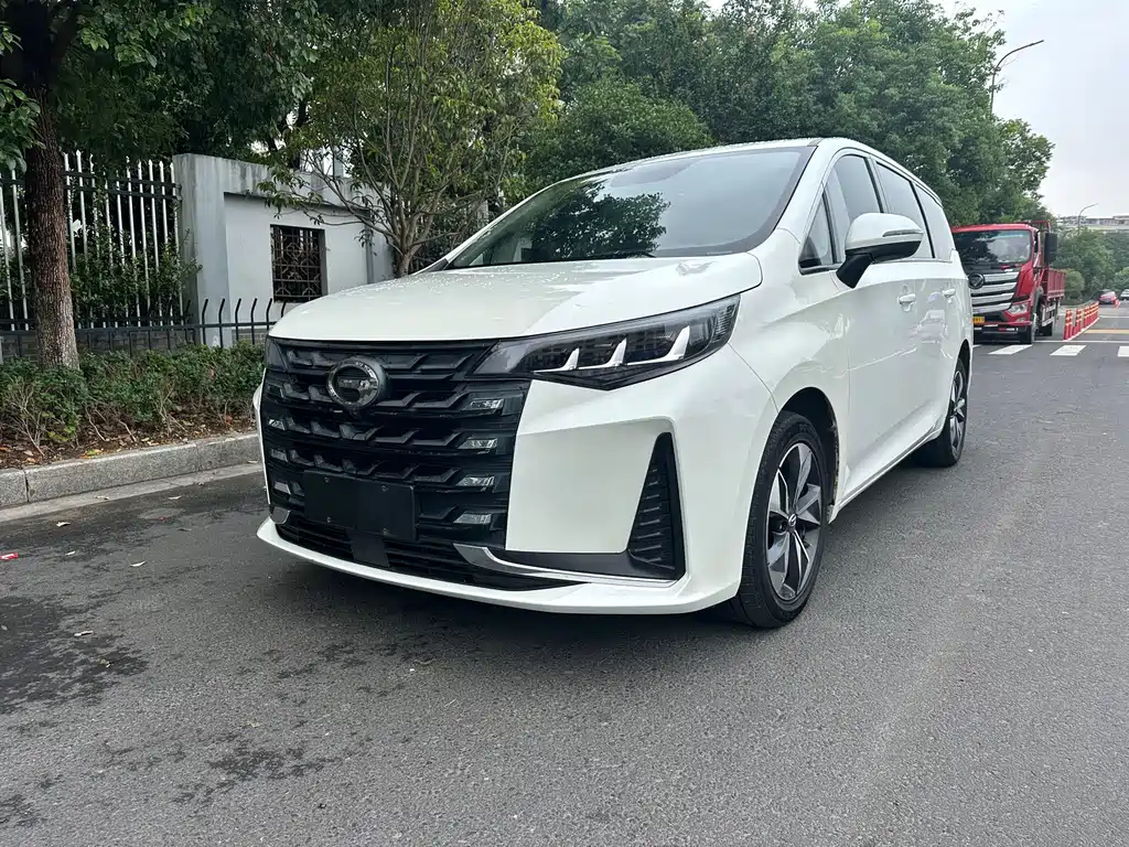 GAC Trumpchi M6 2022 — фото 1
