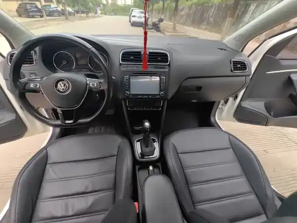 Volkswagen Polo 2014