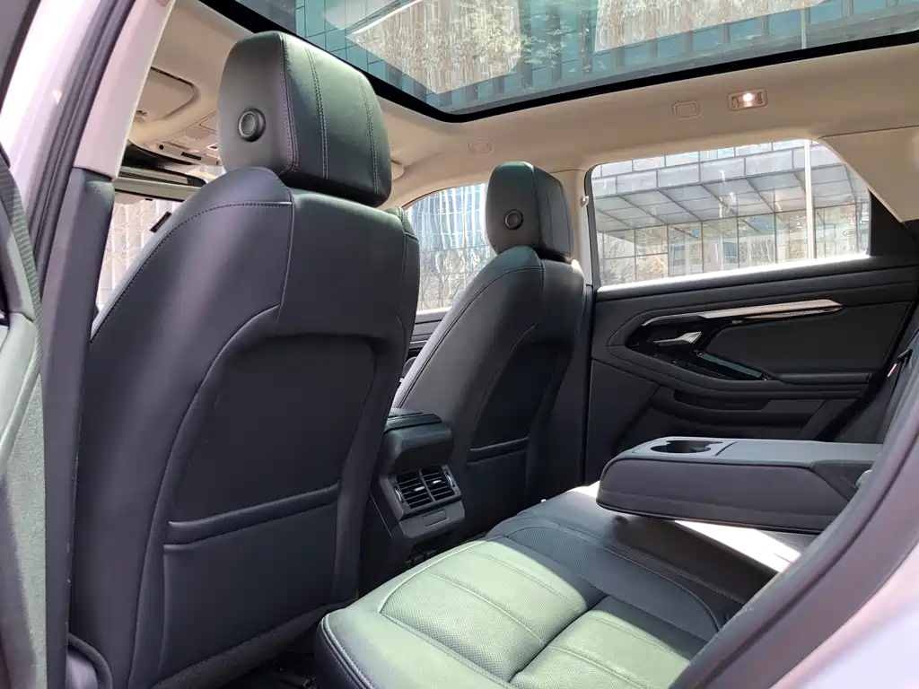 Land Rover Evoque 2021 — фото 11