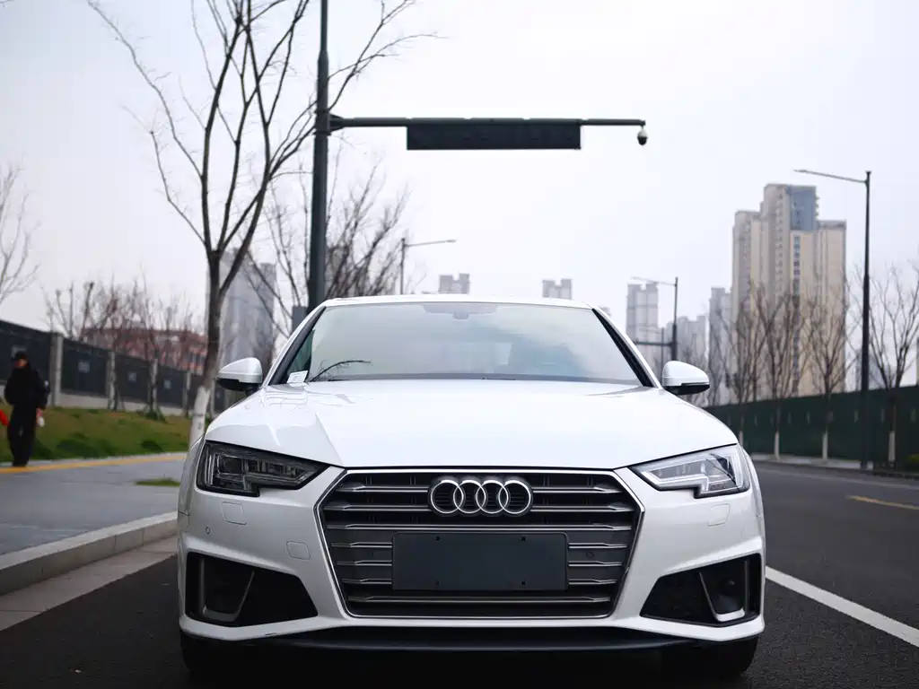 Audi A4L 2019 — фото 2