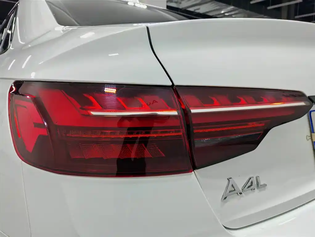 Audi A4L 2024 — фото 14