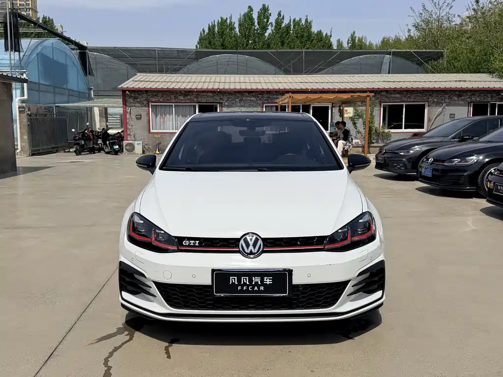 Volkswagen Golf GTI 2018 — фото 2