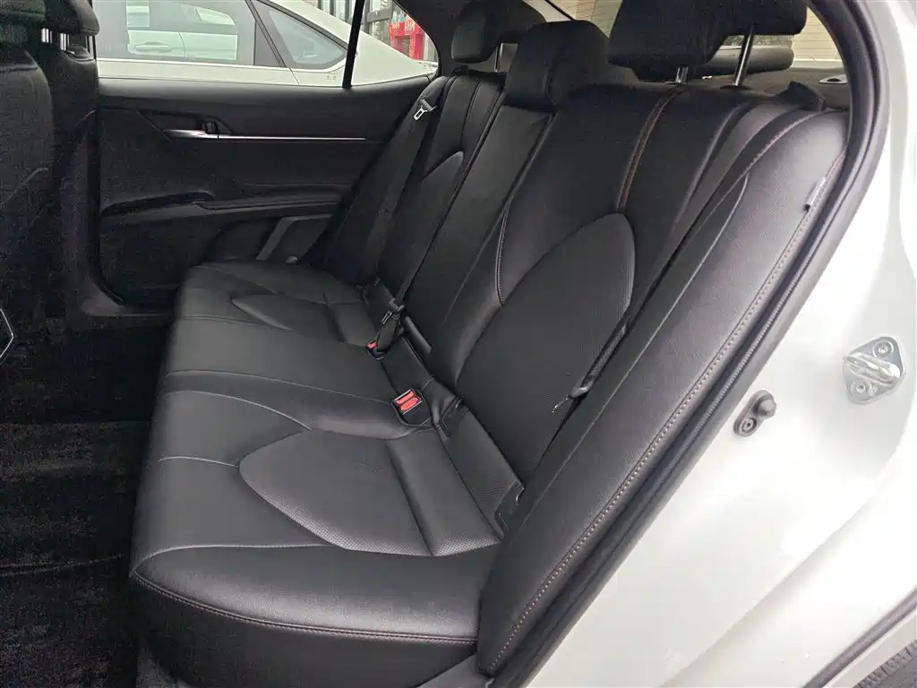 Toyota Camry 2022 — фото 17
