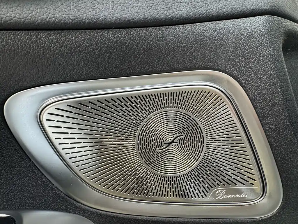 Mercedes-Benz C-Class 2024 — фото 16