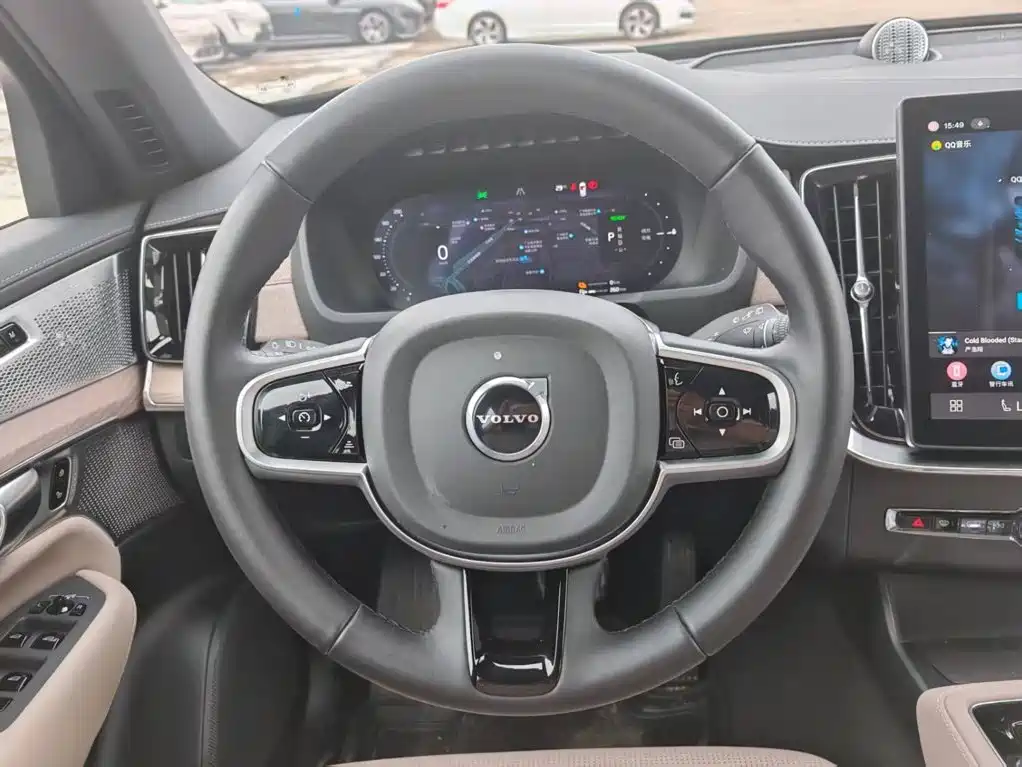 Volvo XC90 Plug-In Hybrid 2025 — фото 12