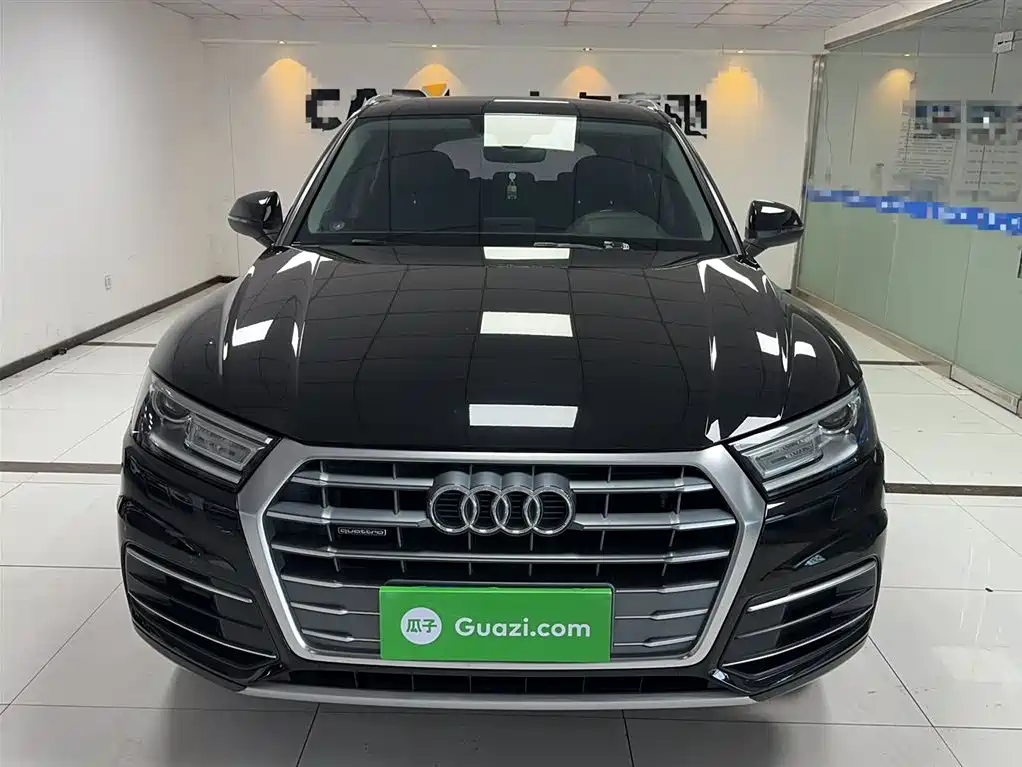 Audi Q5L 2018 — фото 10