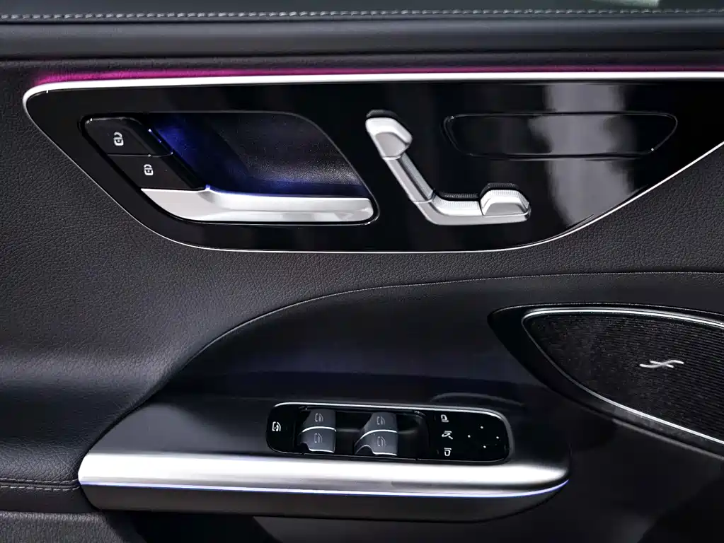 Mercedes-Benz C-Class 2025 — фото 19
