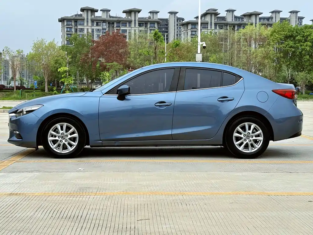 Mazda 3 Axela 2019 — фото 27