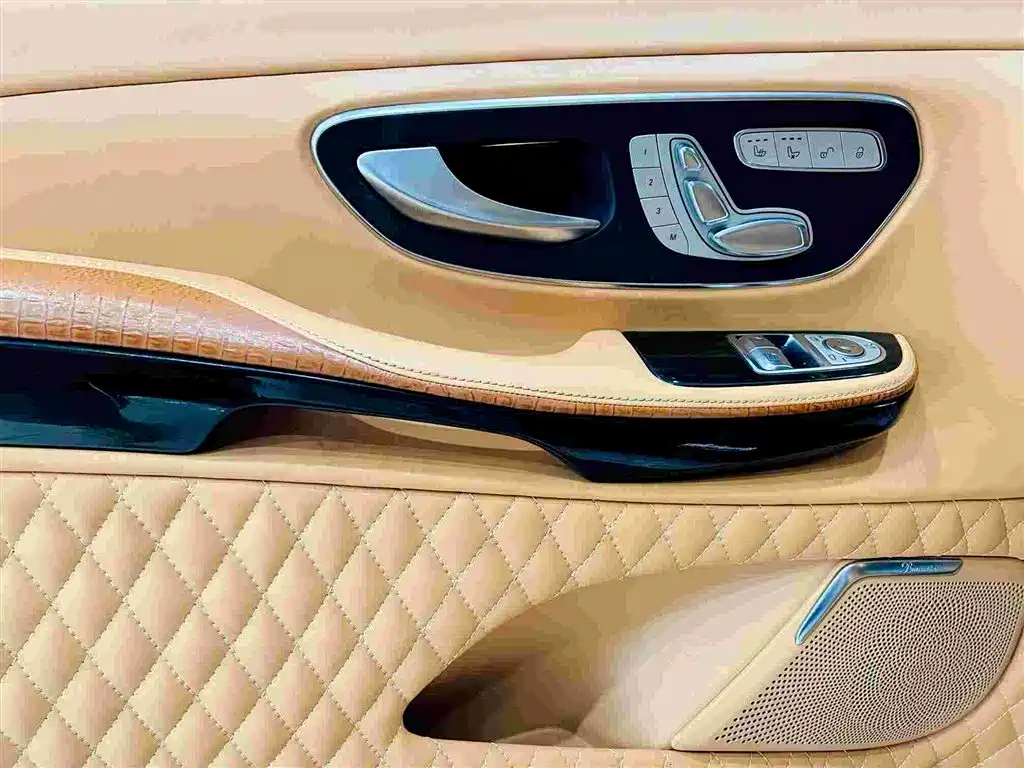 Mercedes-Benz V-Class 2020 — фото 13