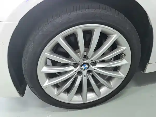 BMW 5 Series 2021
