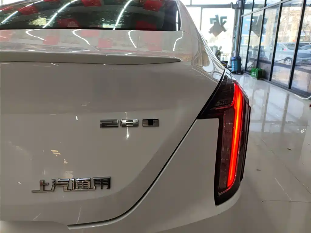 Cadillac CT4 2021 — фото 8