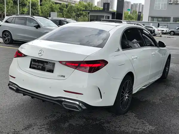 Mercedes-Benz C-Class 2024