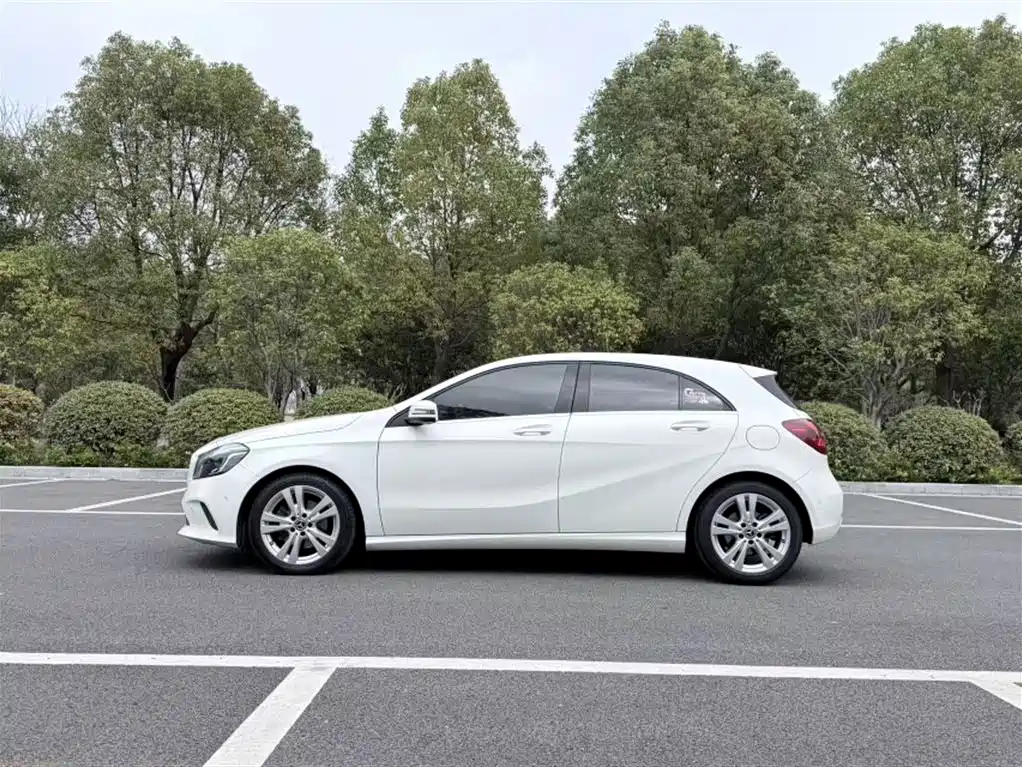 Mercedes-Benz A-Class 2017 — фото 24