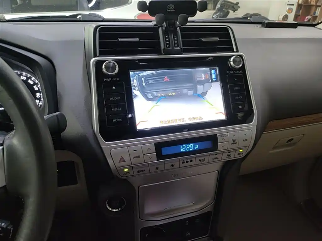 Toyota Prado 2018 — фото 13