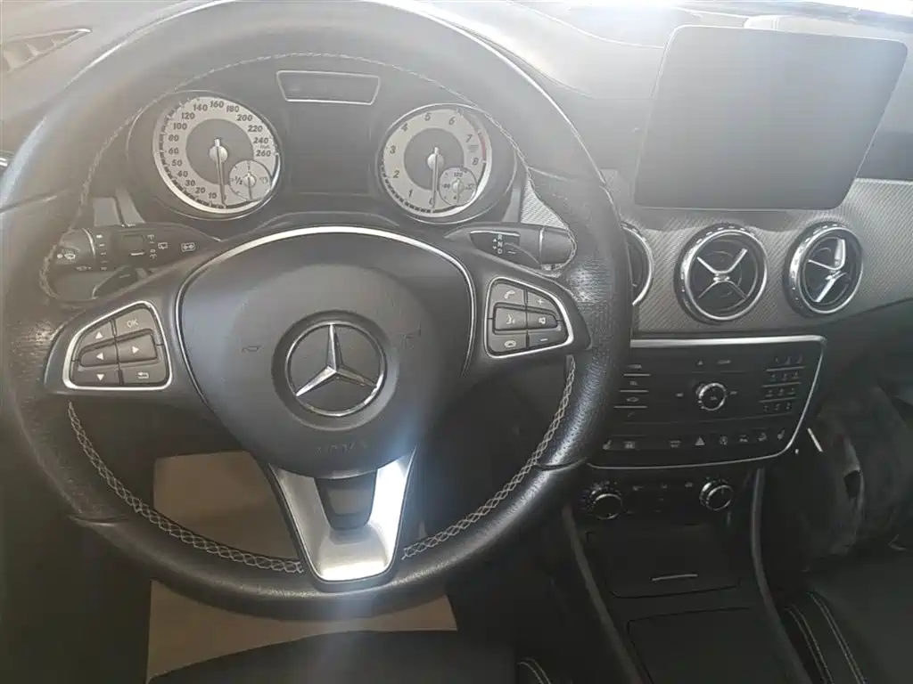 Mercedes-Benz GLA 2016 — фото 14
