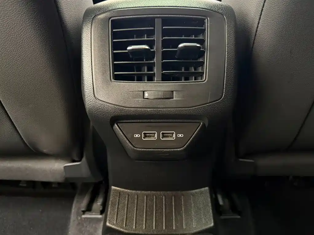Volkswagen T-Roc 2021 — фото 19