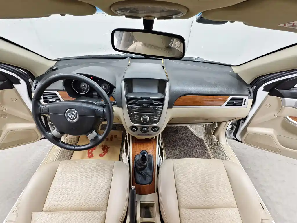 Buick Excelle 2015 — фото 9