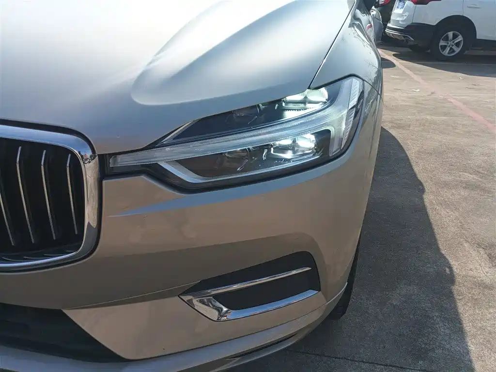 Volvo XC60 2020 — фото 15