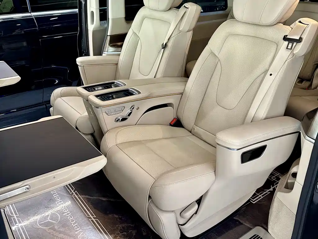 Mercedes-Benz V-Class 2022 — фото 14