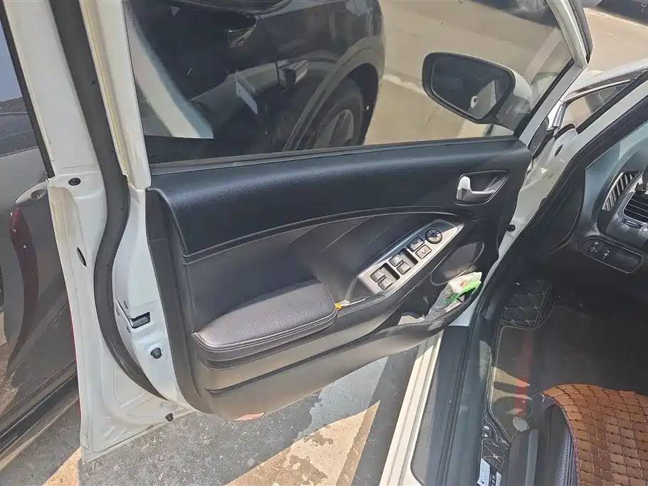 Kia K3 2016
