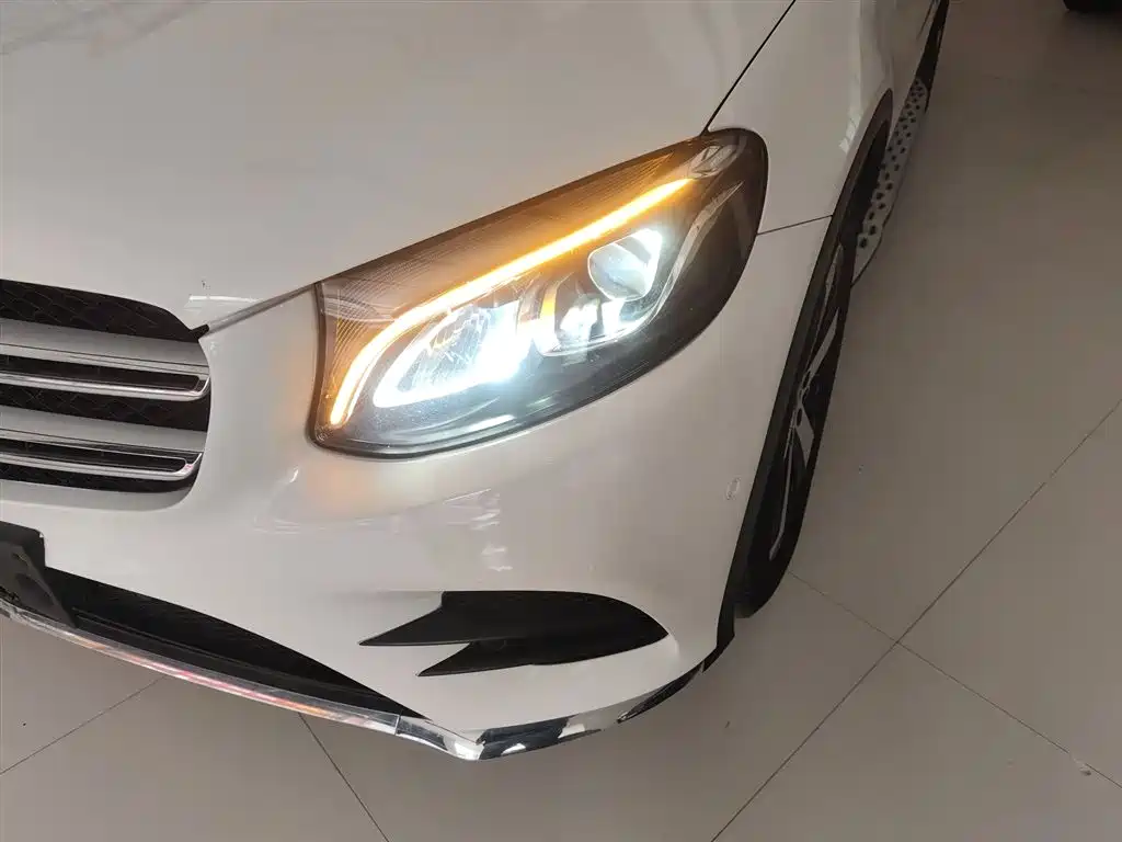 Mercedes-Benz GLC 2018 — фото 24