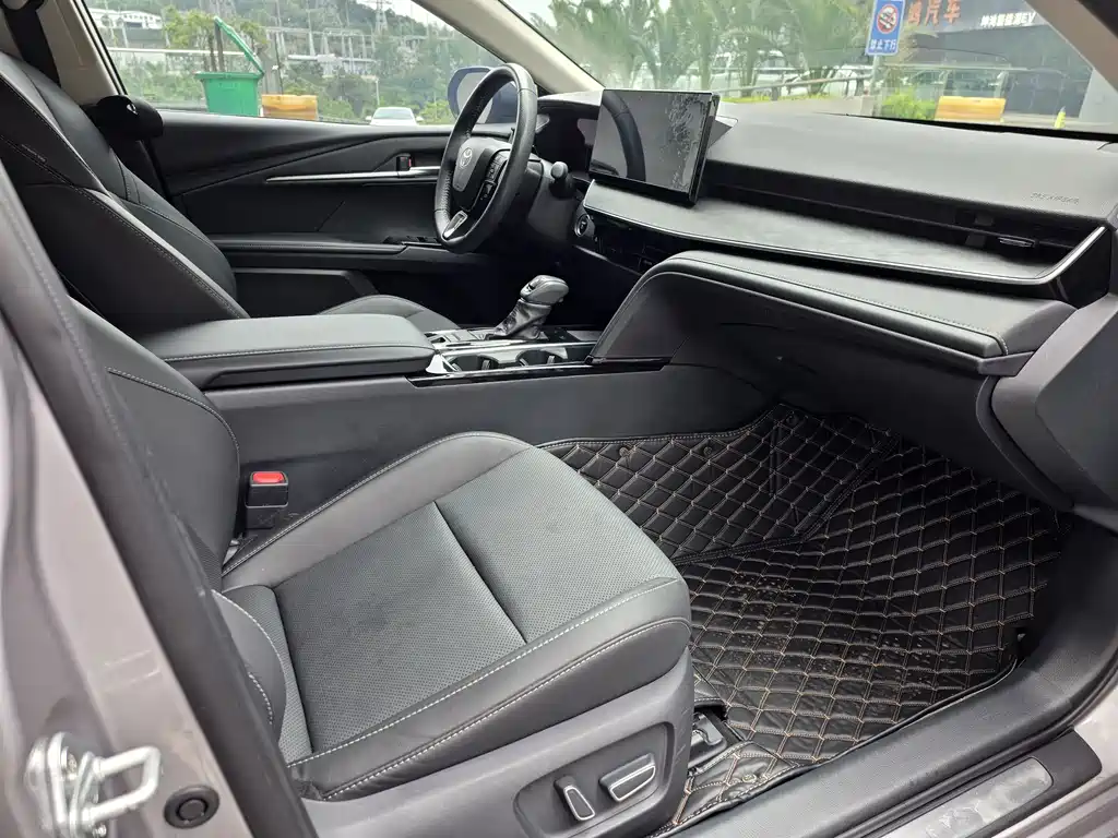 Toyota Camry 2024 — фото 15
