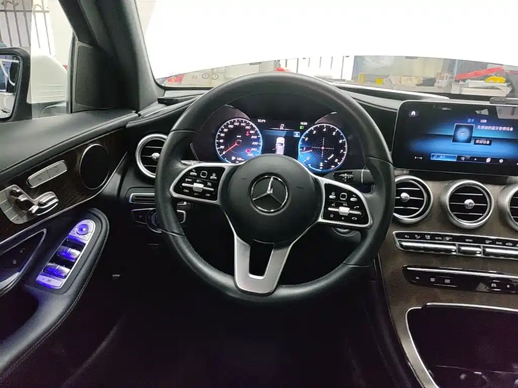 Mercedes-Benz GLC 2020 — фото 11