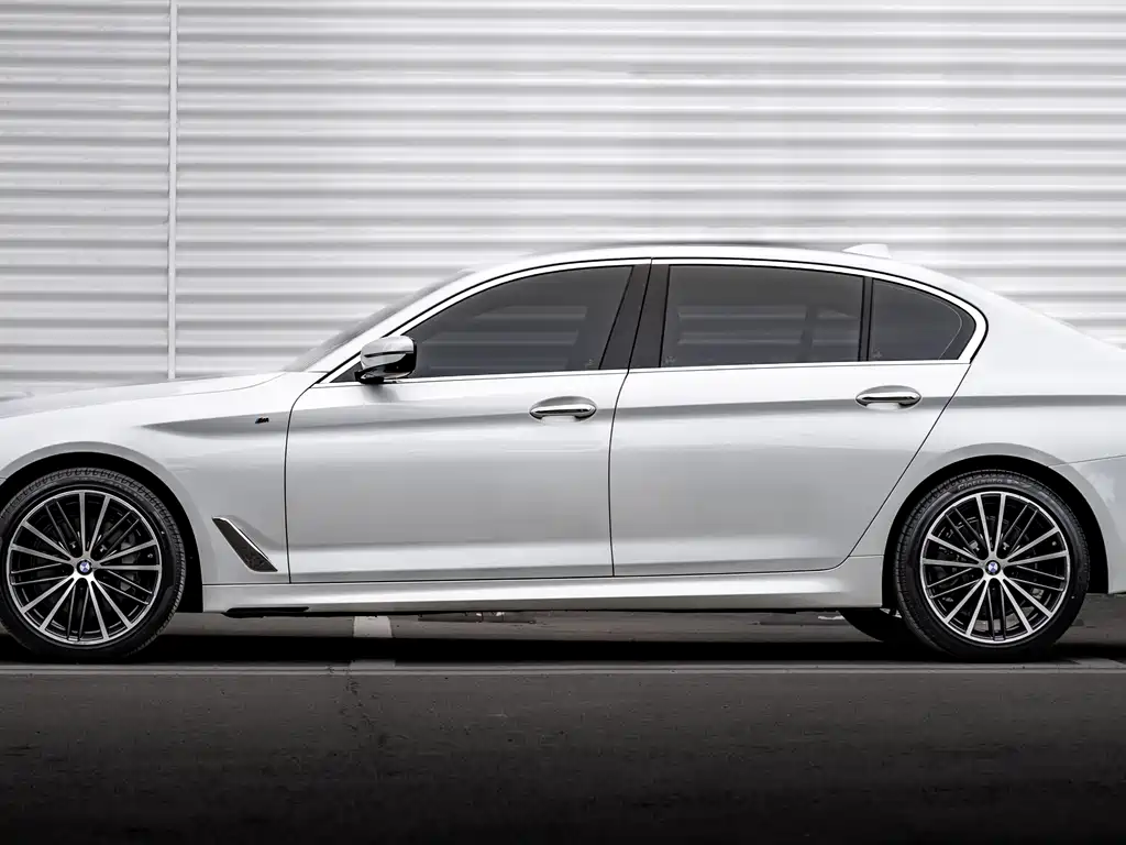 BMW 5 Series 2020 — фото 2
