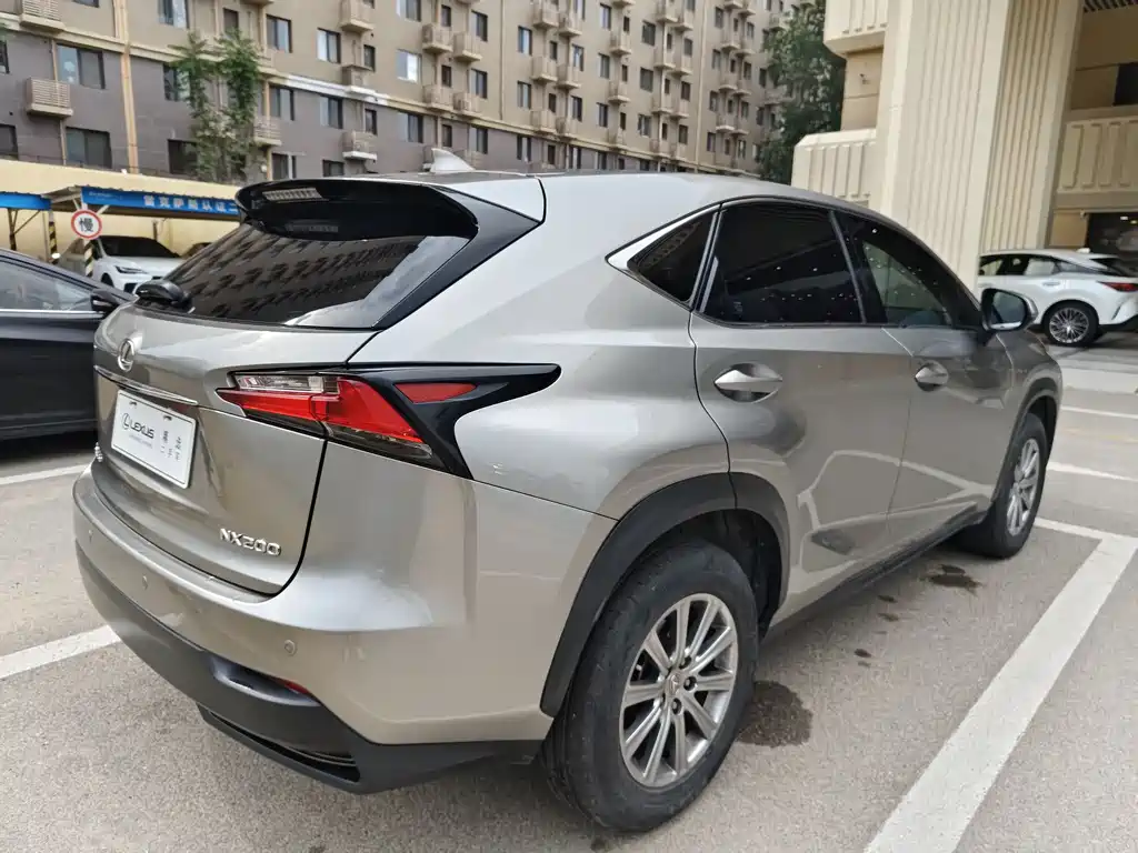 Lexus NX 2015 — фото 7