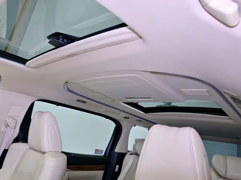 Toyota Alphard 2017 — фото 18
